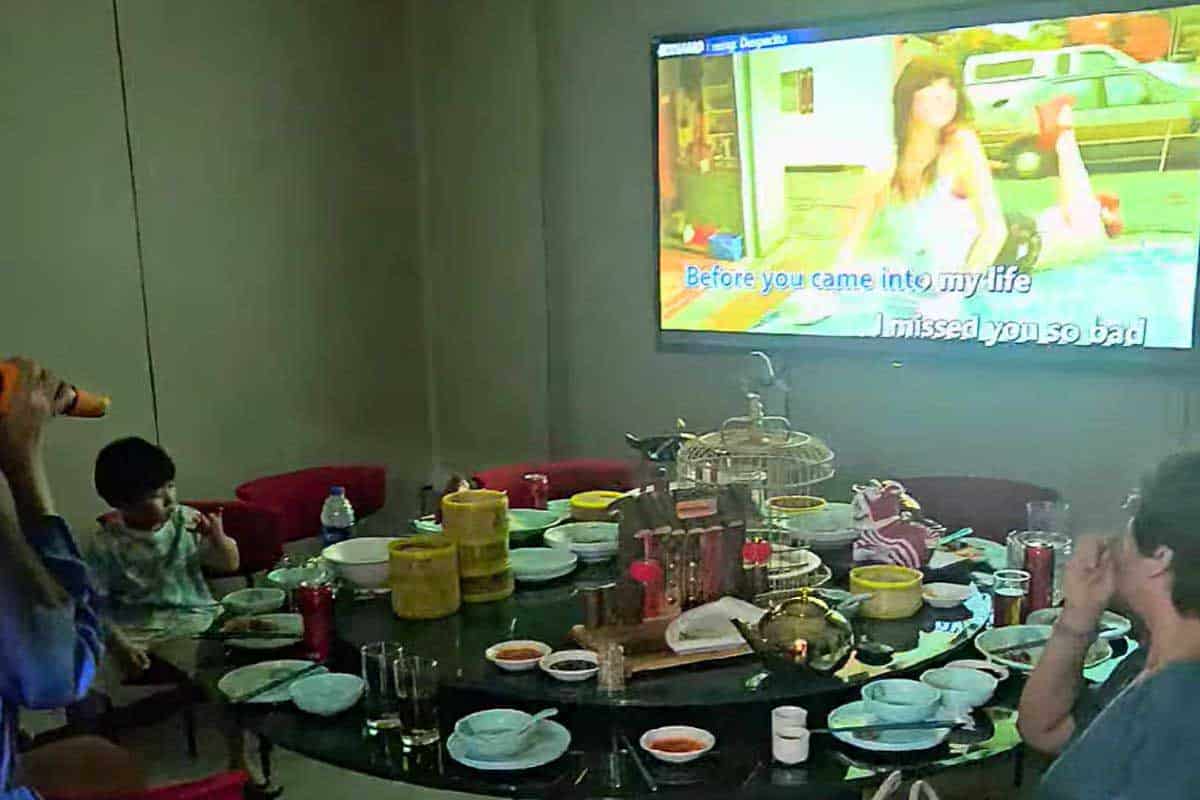 Dragon V Nanyang Cafe karaoke private room 1 Dragon V Nanyang Cafe karaoke private room 1