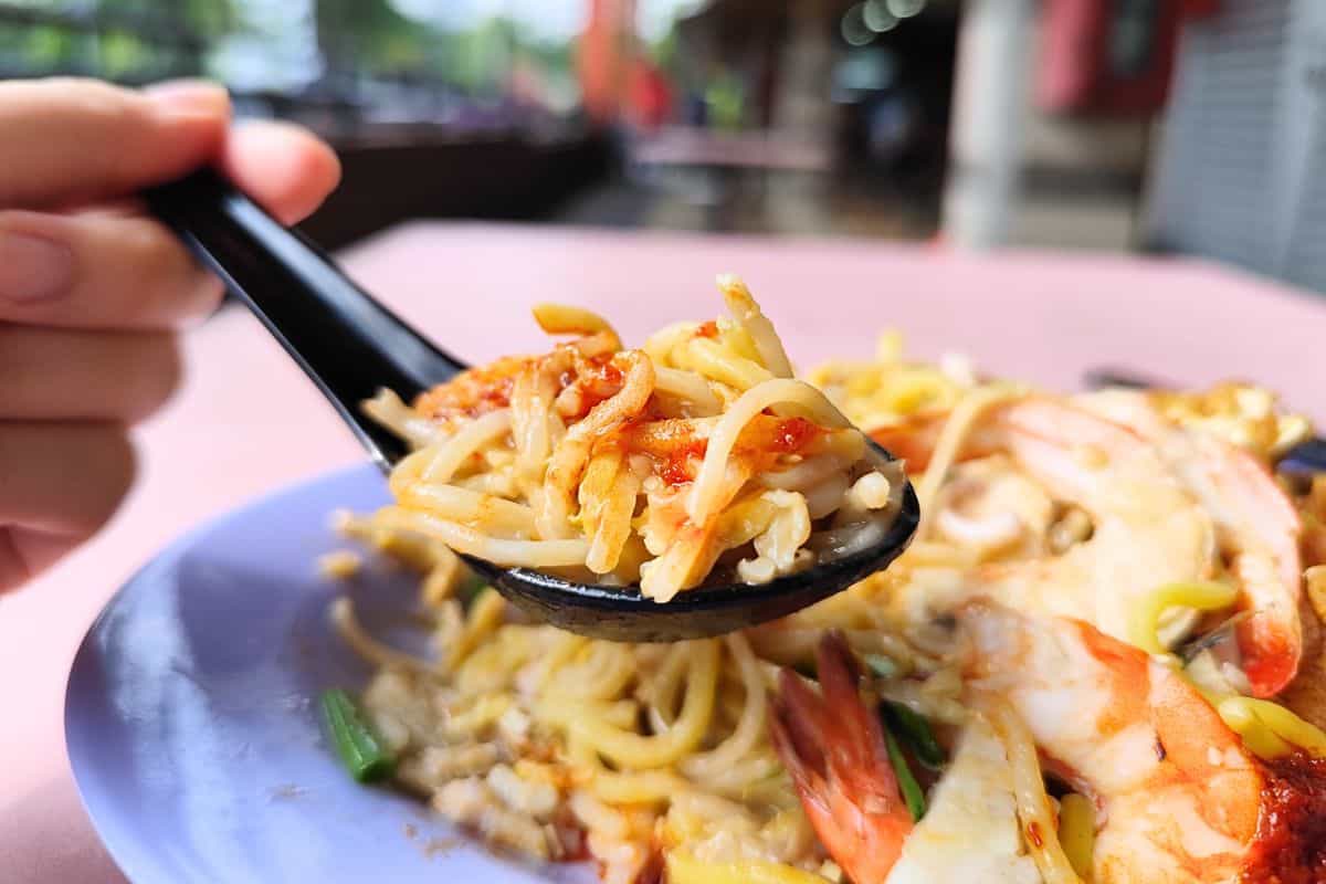 Ho Huat Fried Hokkien Prawn Mee - spoonful w chilli Ho Huat Fried Hokkien Prawn Mee - spoonful w chilli