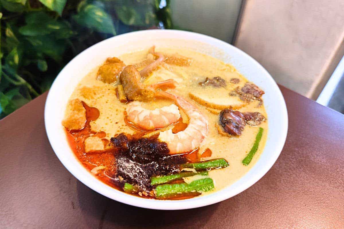 Island Cafe - Penang Seafood White Curry Noodle
