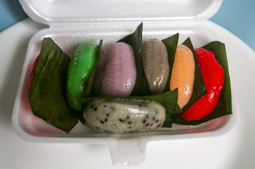 ji xiang confectionery - assorted ang ku kueh