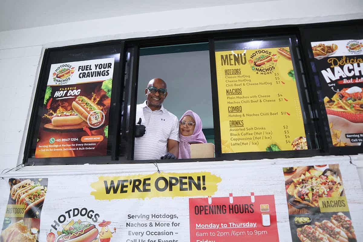 hotdog tampines - rafeek and wife
