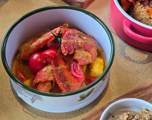 lobsterfest - Lobster Claw Masak Nenas
