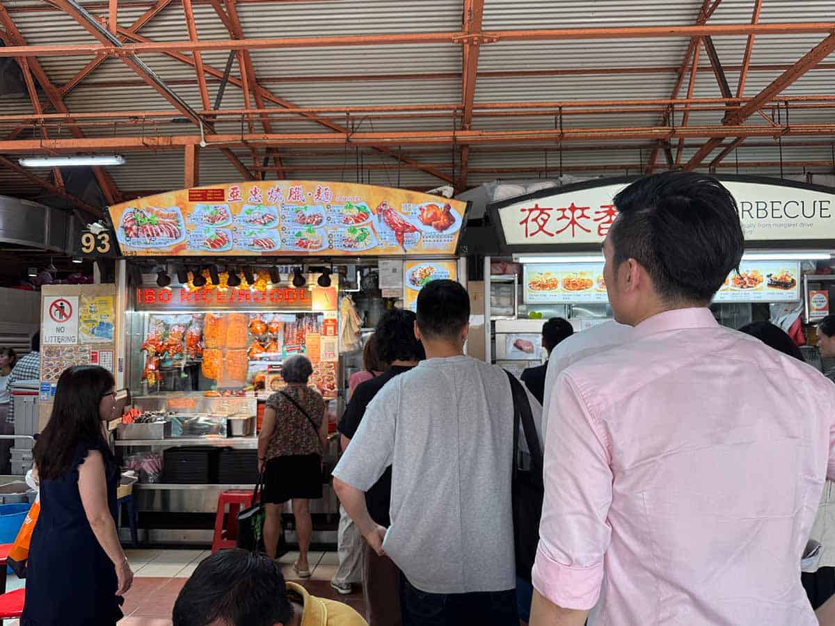 maxwell roast meat showdown - ah zhong queue