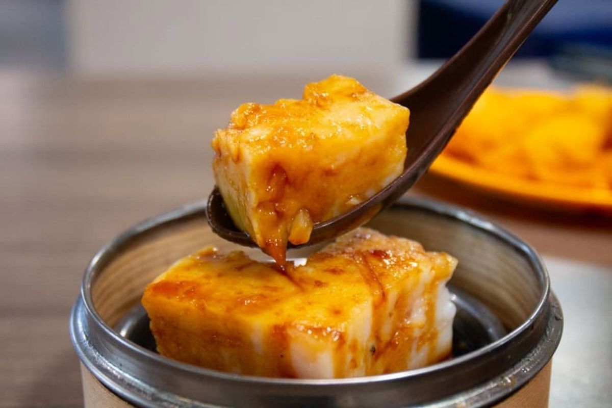 neptune hong kong dim sum - steamed carrot cake2