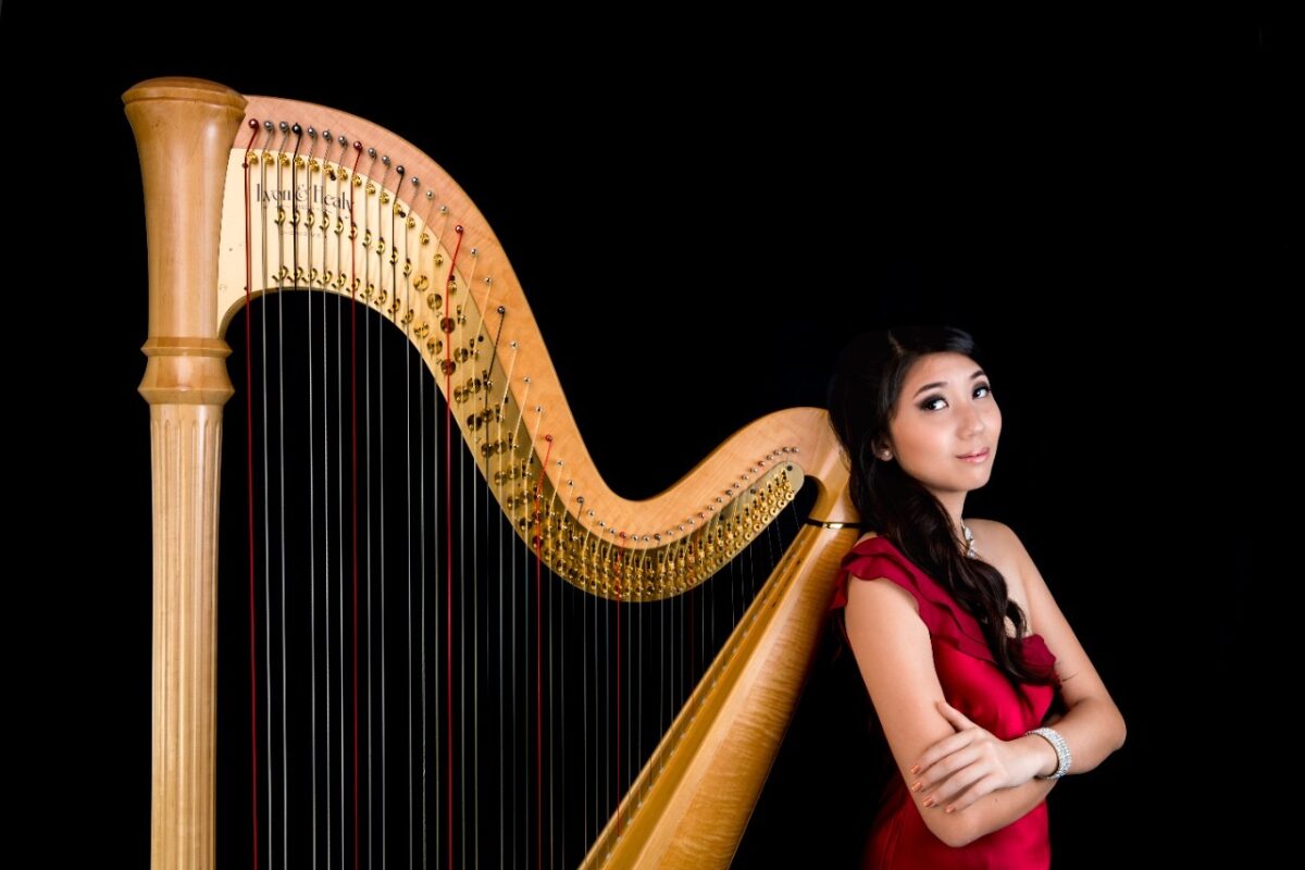 Best Live Band in Singapore - Harpist