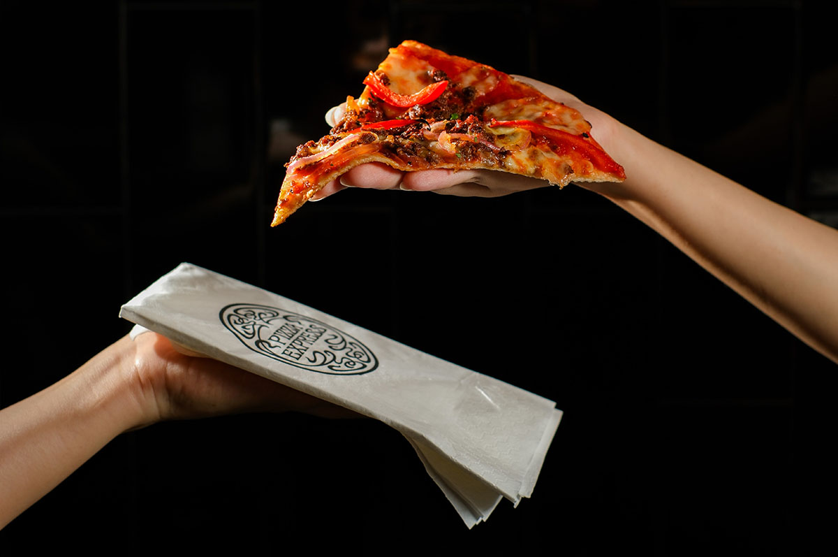 pizza joints - pizza thinner than napkin