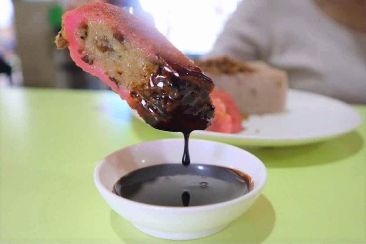 man man chi - teochew kueh sauce dunking