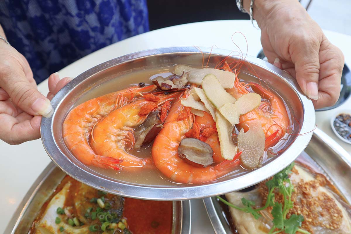 he he fish - herbal prawn