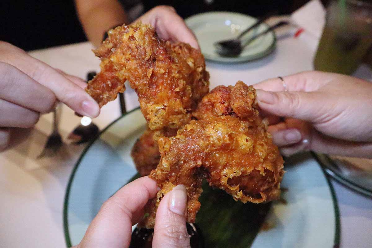 tombok tombok - chicken wings