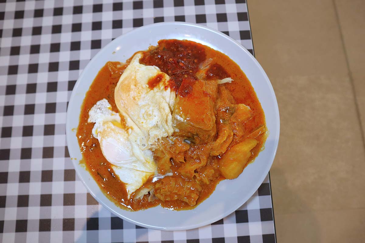 Punggol Coast Hawker Centre - prata tsunami
