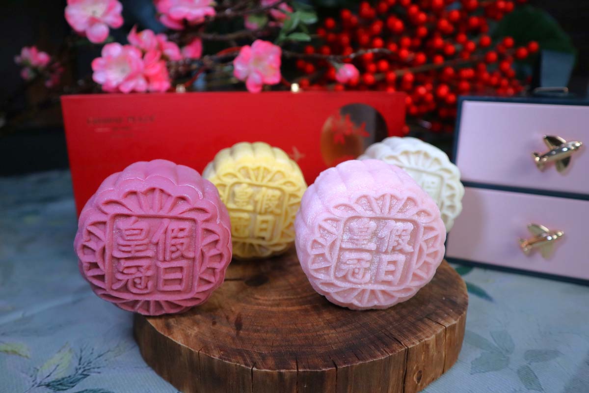 mooncake 2025 - crowne plaza snowskin