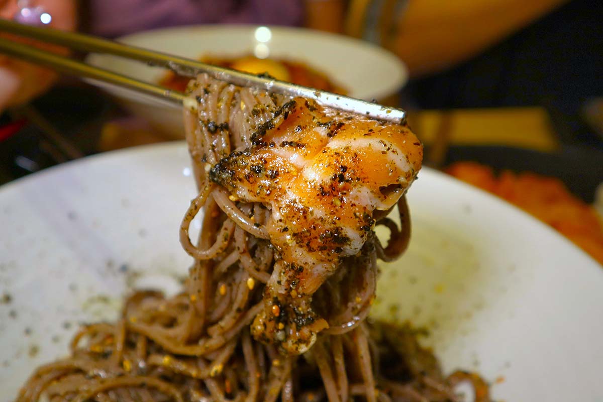 Gwanghwamun Mijin - salmon perilla closeup