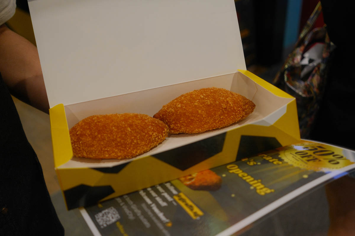 VivoCity revamped Basement 2 - Giraffa cheese curry bread