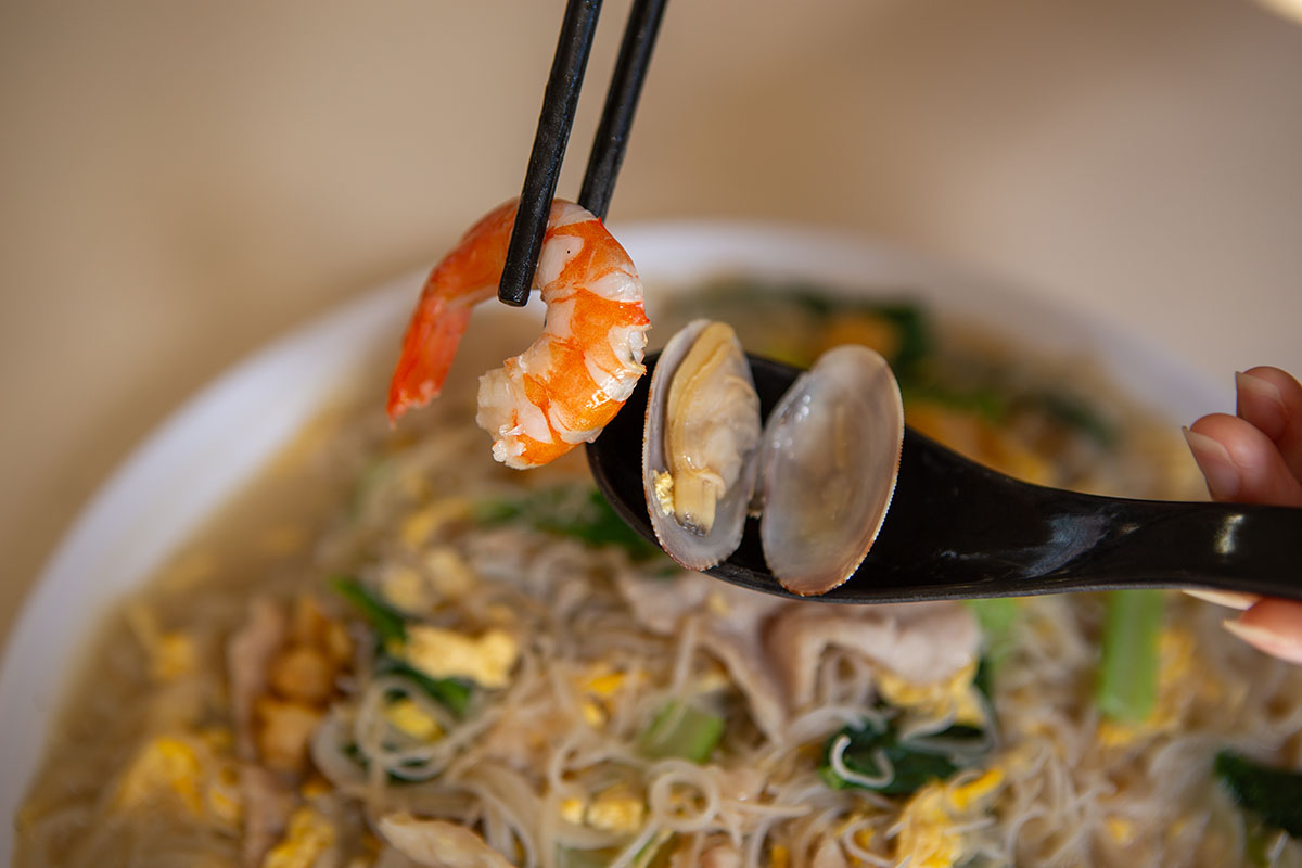 Wok Hei Hor Fun - lala assorted white bee hoon seafood