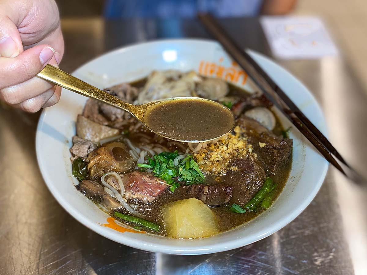 Mama Lek - Beef broth
