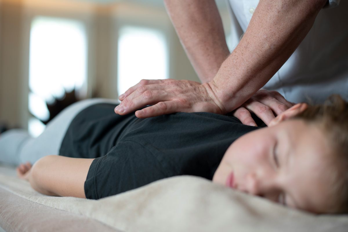 Best Beauty Salon - Back Massage
