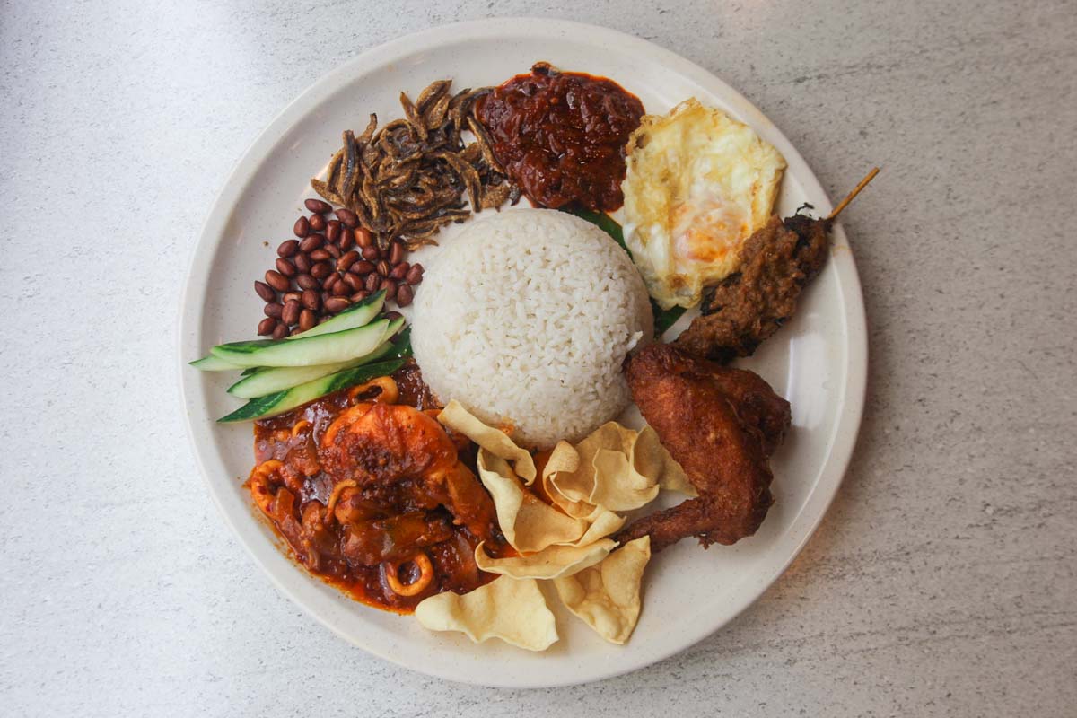 local house - jumbo nasi lemak
