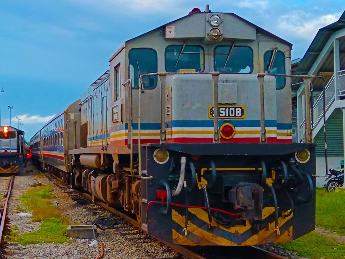 Bangkok Butterworth Train - International express