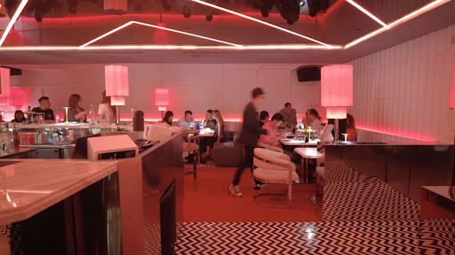 pizza - restaurant interiror