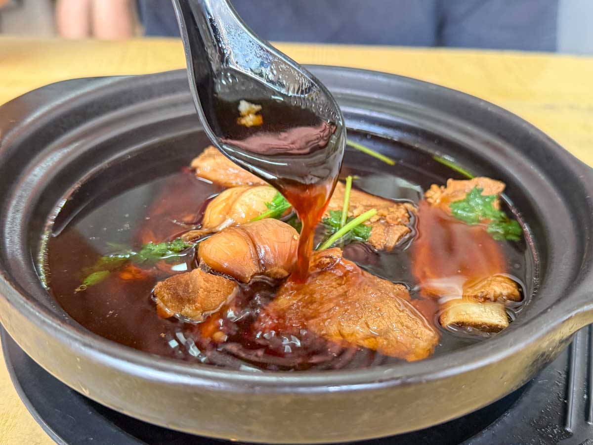 sin heng claypot bak koot teh - soup