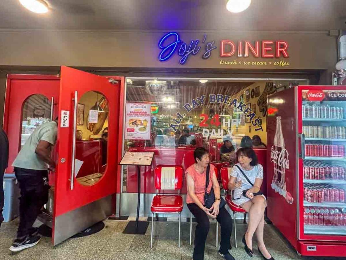 Joji's Diner - exterior