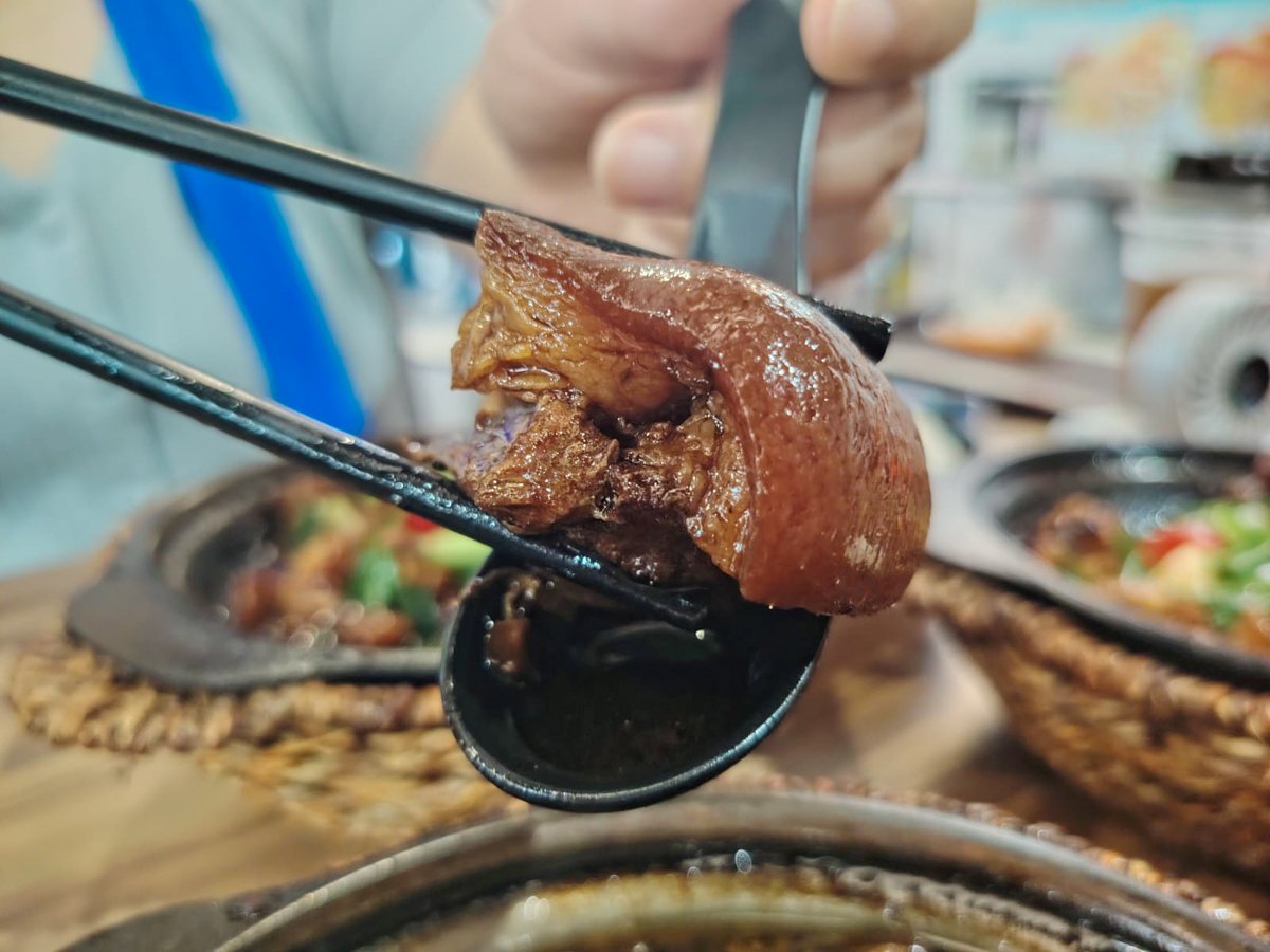 Pig Trotter Guide - Canton DuDu Pot pig trotter