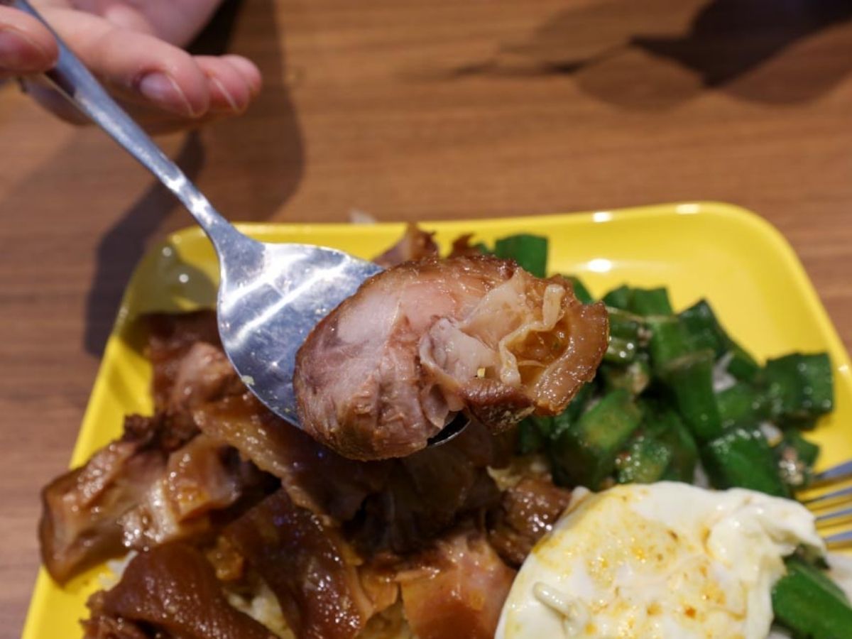Hock Gooi Hainanese Curry Rice - pork trotters