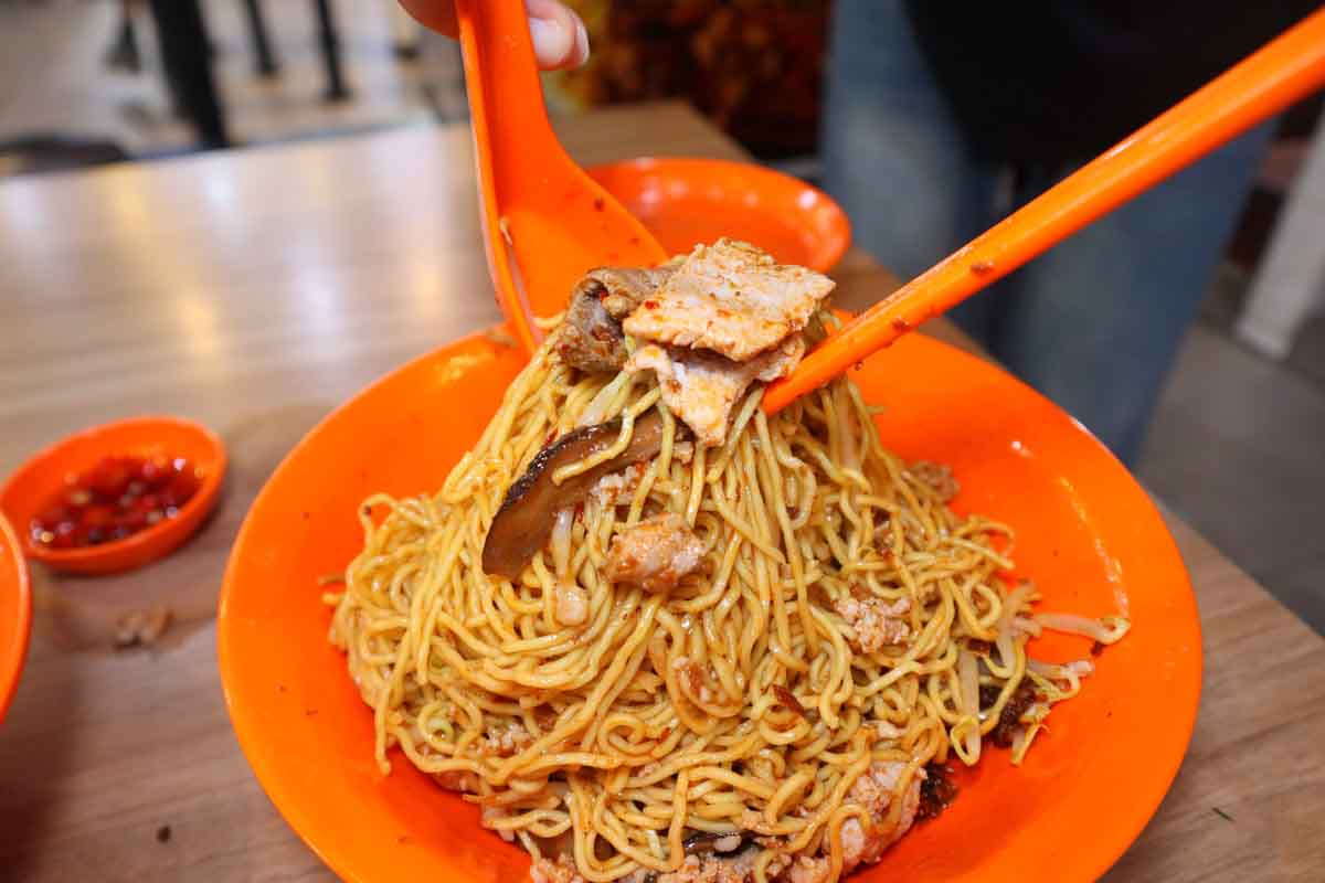 lai heng BCM - dry noodles tossing