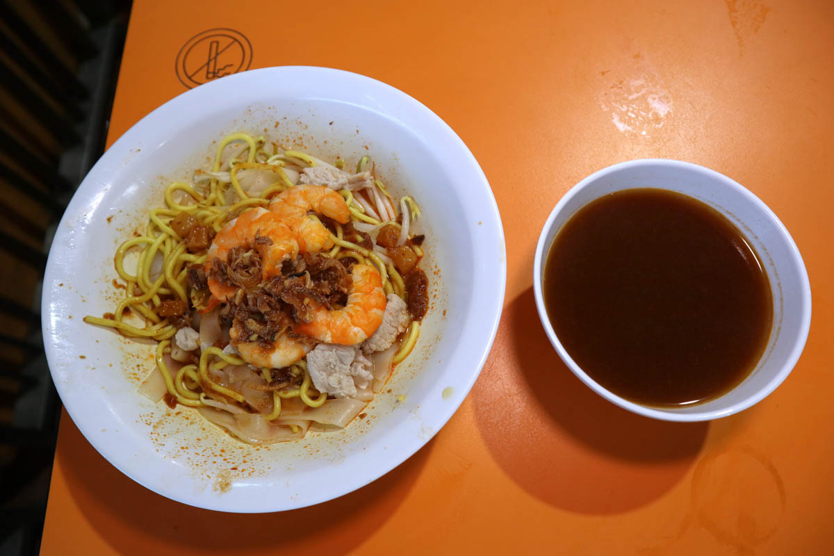 Tekka Centre food guide - 545 whampoa prawn noodles closeup