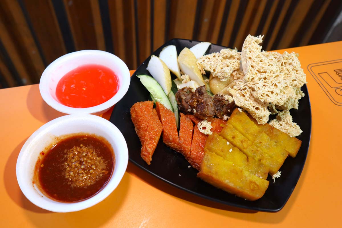 Tekka Centre food guide - 545 whampoa grandma mee siam wu xiang