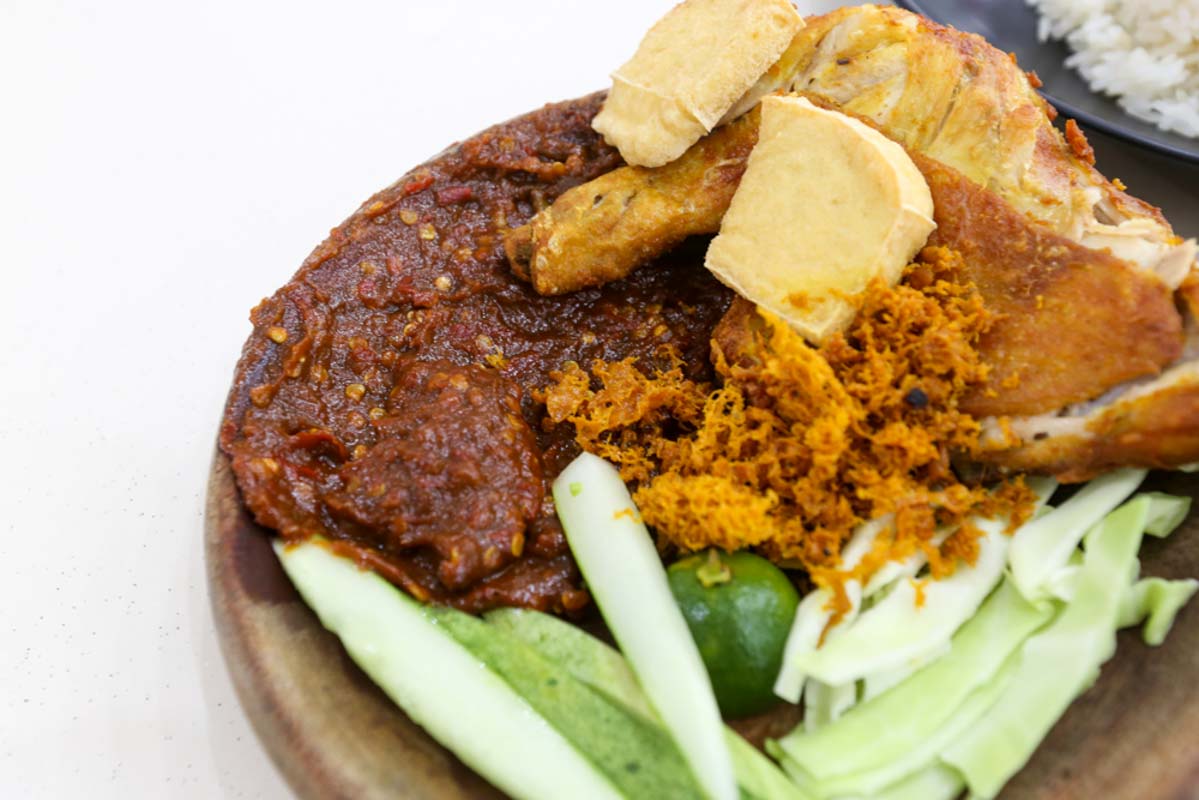 pondol timur - sambal closeup
