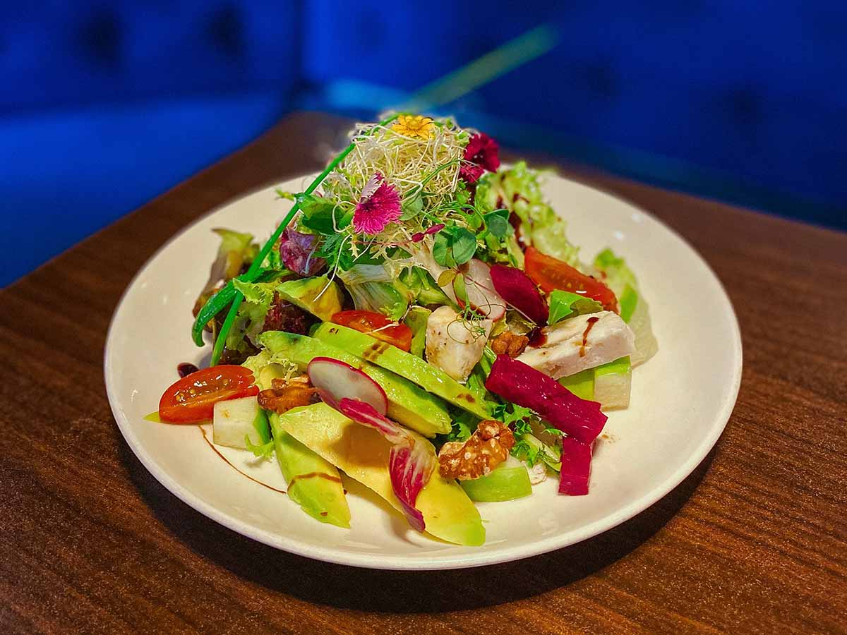 D Empire - Apple & avocado salad