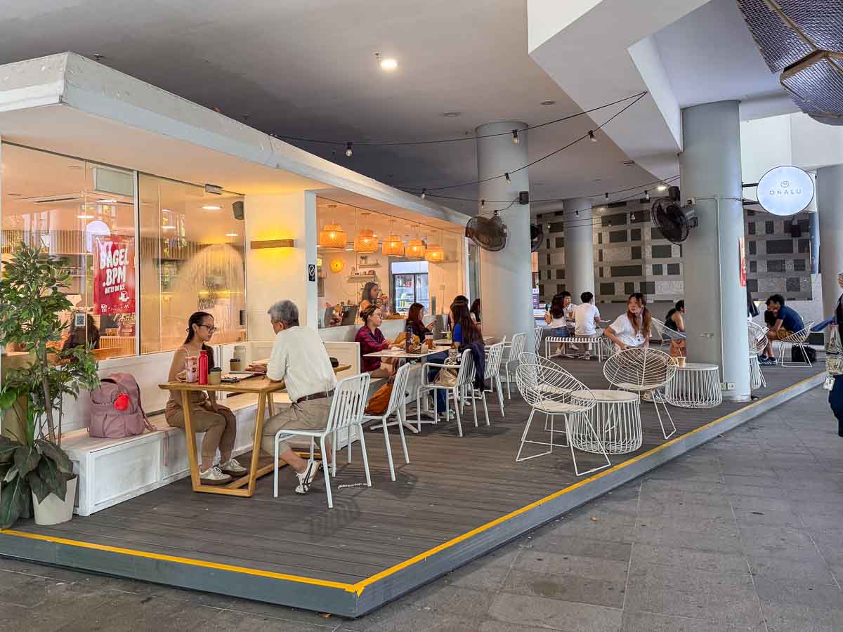 dhoby ghaut food guide - onalu bagel haus front