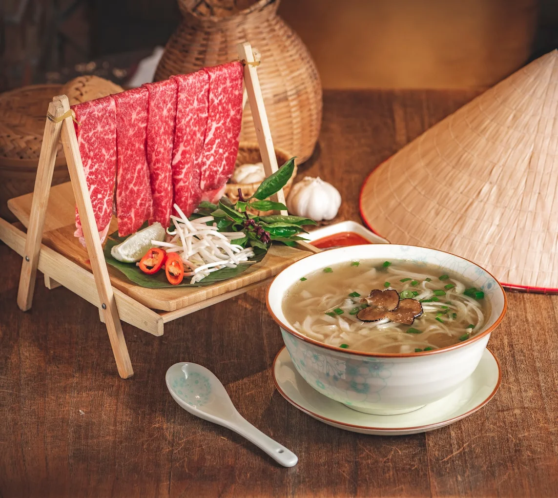 dhoby ghaut food guide - paper rice pho