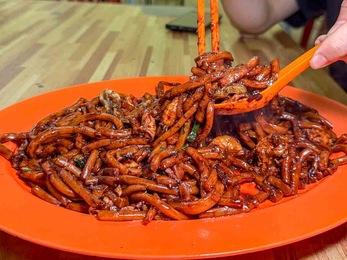 manggali hokkien mee - hokkien fried noodle close-up