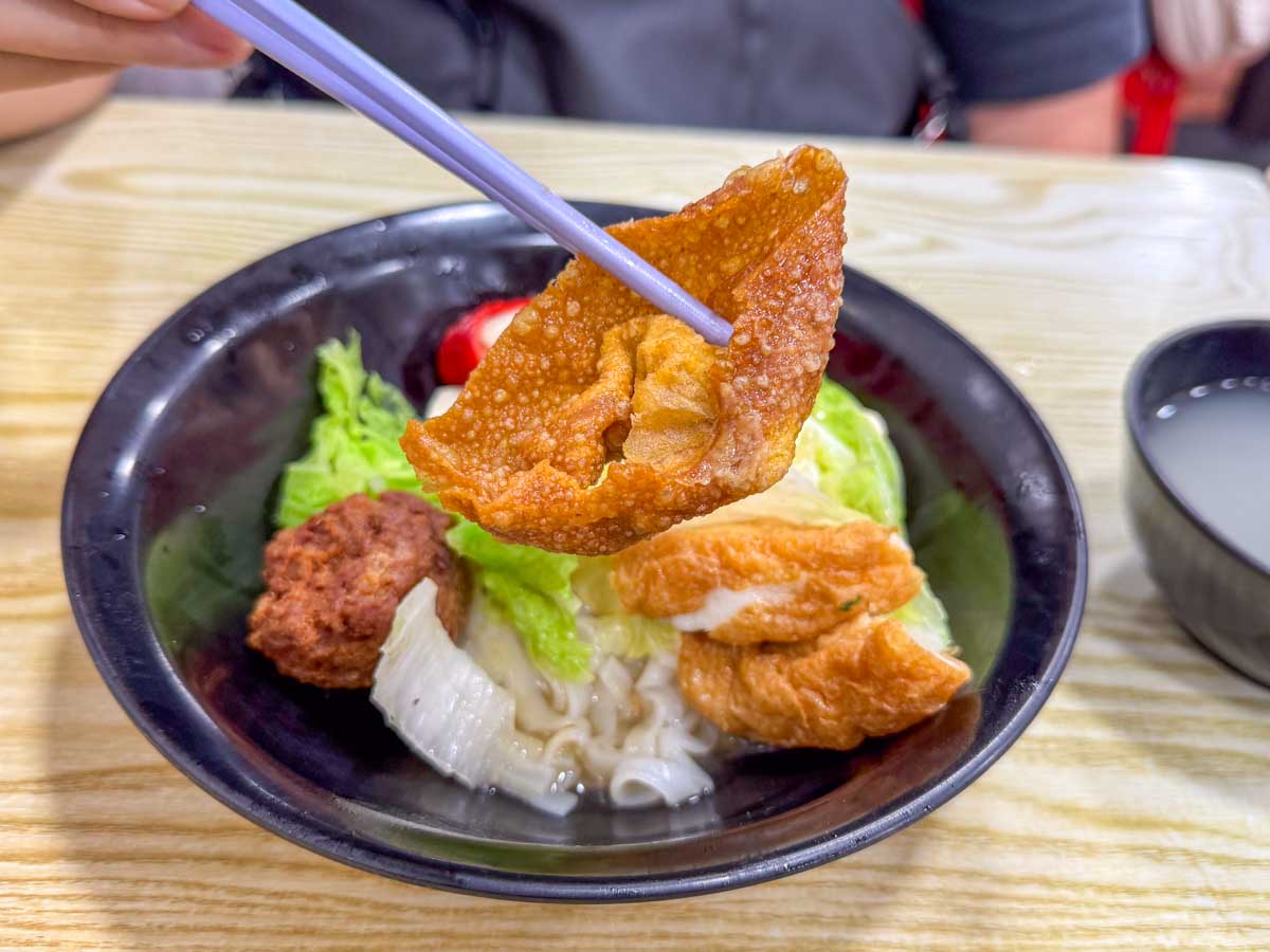 my favourite cafe - fried wanton