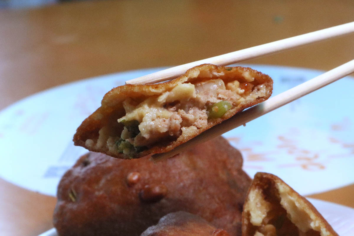 maxwell fuzhou - oyster cake closeup