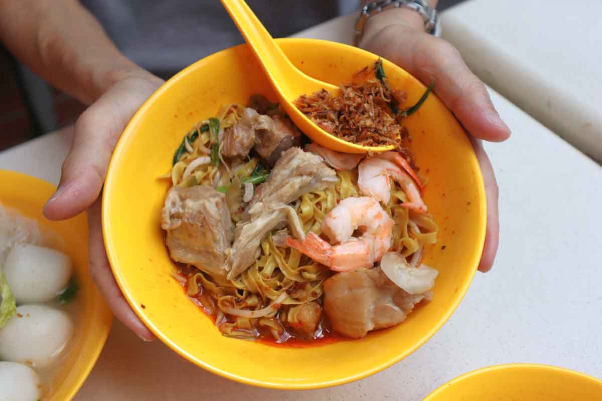 no name prawn mee - fishball pork rib mee