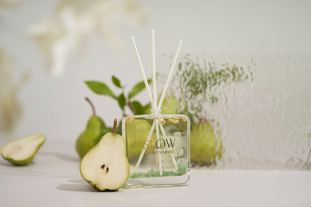 slow scent company - pear & freesia reed diffuser (refillable)
