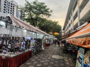 chong pang pasar malam - lane for toys