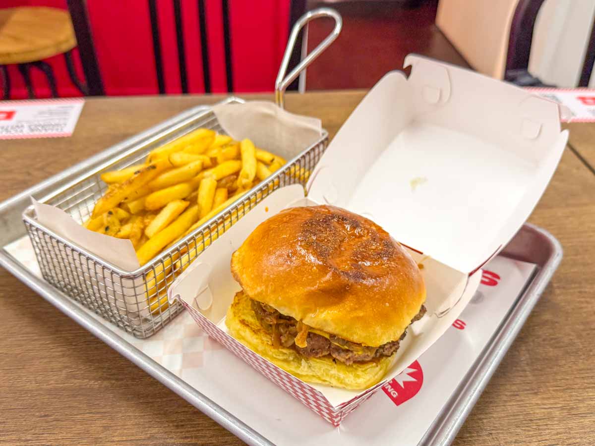 haji lane food guide - burgs original burger