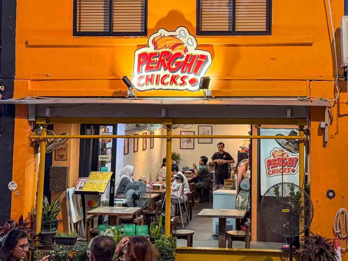 haji lane food guide - pergh!chicks storefront