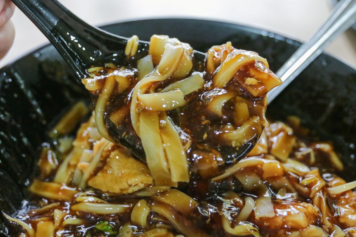 838 Beef Noodles - gravy and noodles