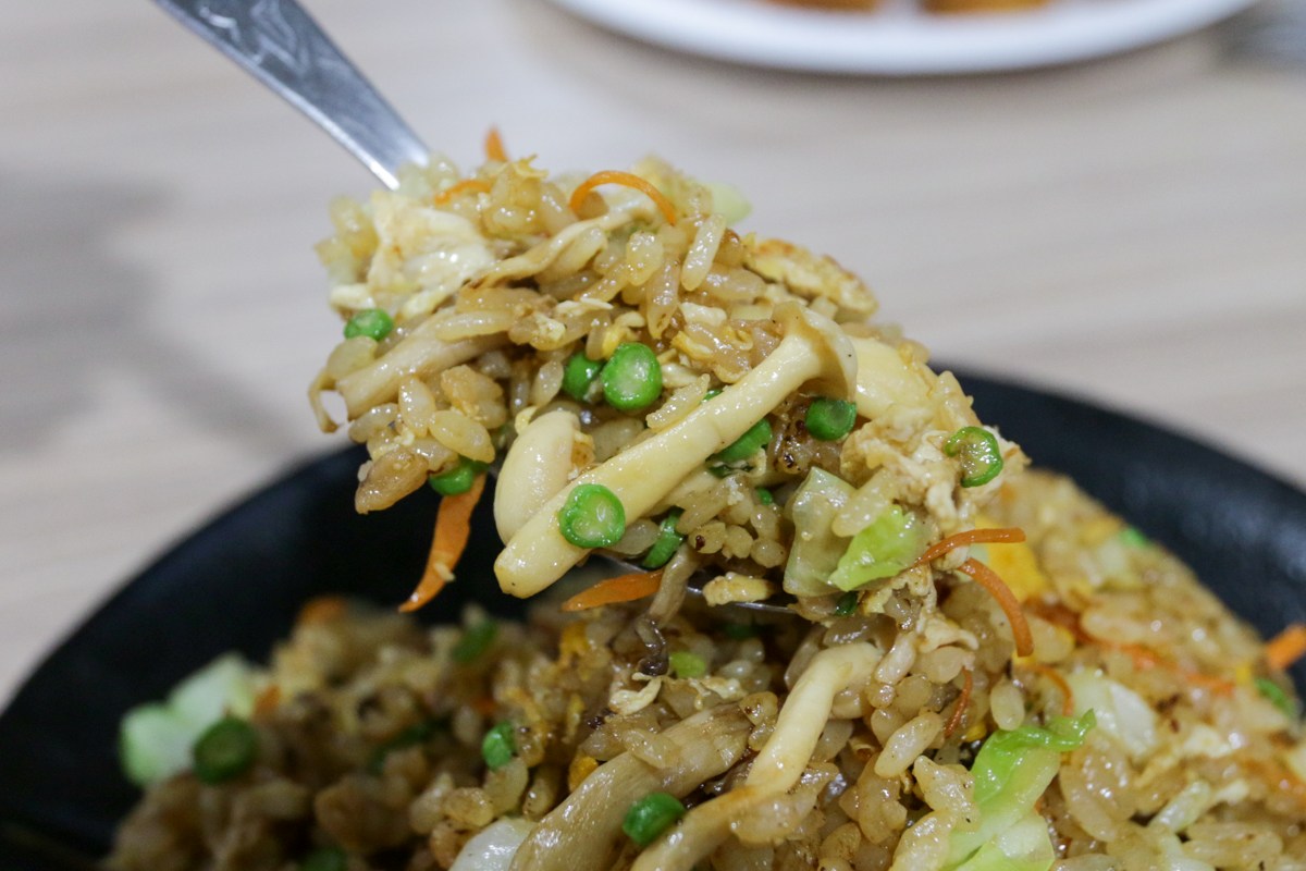 Yi Dynasty Fried Rice - fried rice up close