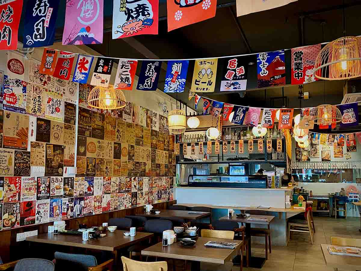 Nami Izakaya - Interior