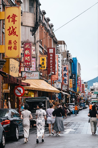 taiwan - people walking on street