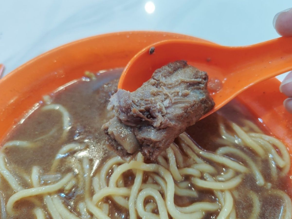 Middle Road Pork Ribs Prawn Mee - pork ribs