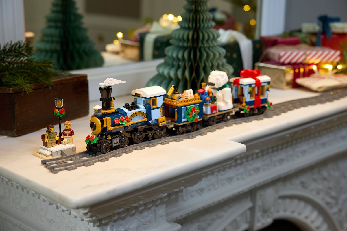 Christmas Gift Guide 2025 - LEGO Festive Set