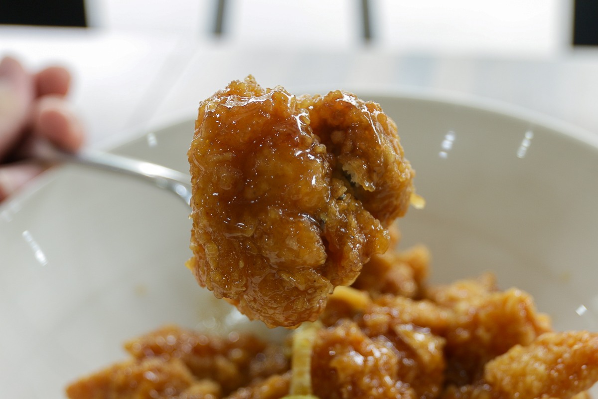 ICG Chicken & Burger - soy garlic chicken close up ICG Chicken & Burger - soy garlic chicken close up