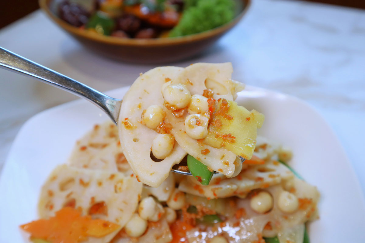 whole earth - lotus root closeup